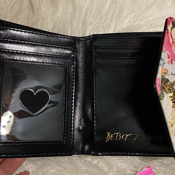 NWT Betsey Johnson Floral Wallet - Picture 6 of 7